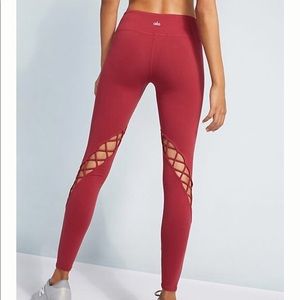 ALO Yoga Entwine legging *NEW*
